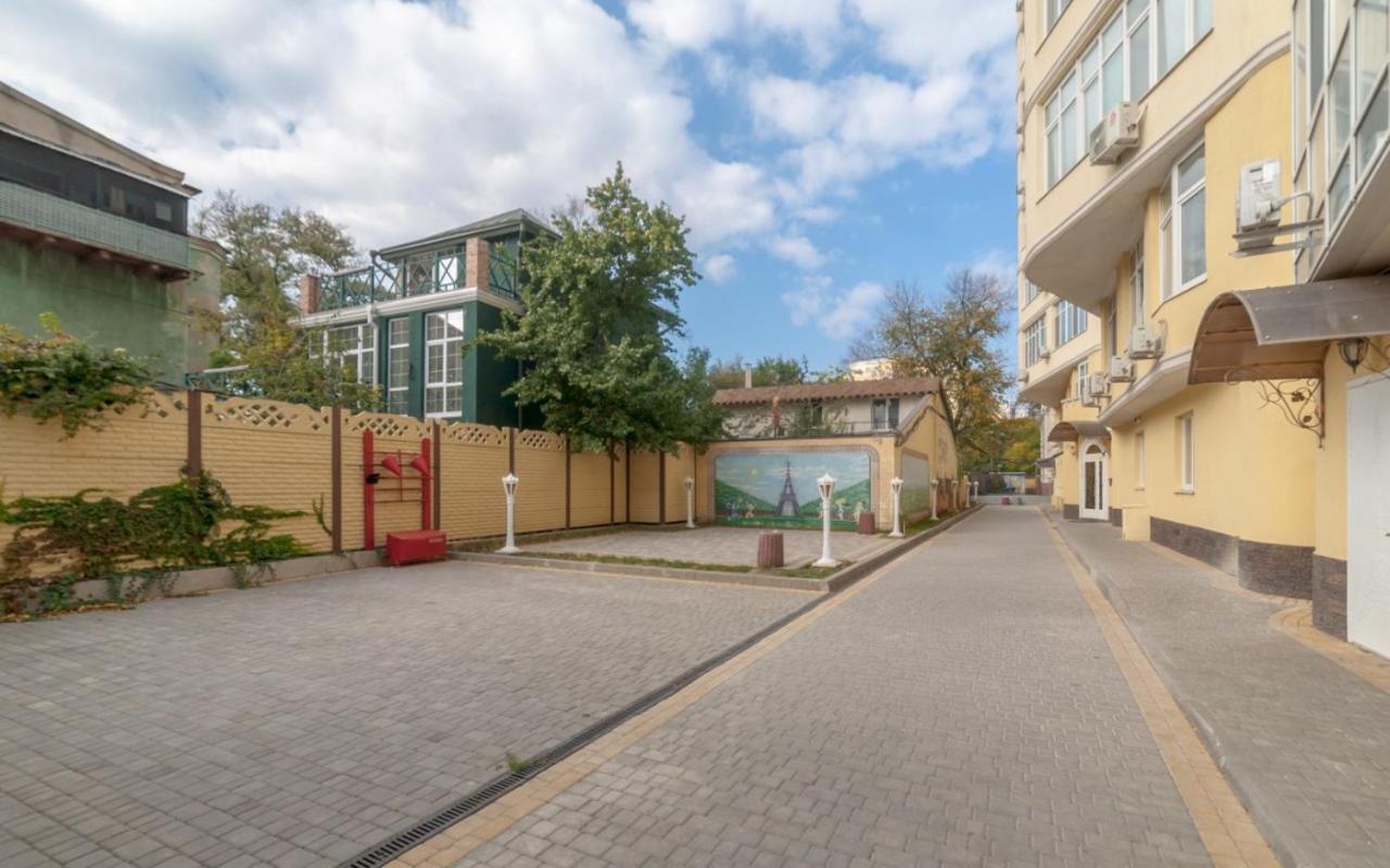 Стильная Квартира Возле Моря На Французском Бульваре Odessa Exteriör bild